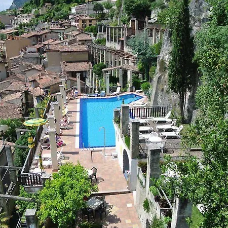 Hotell Castell - Montagnoli Group 3*