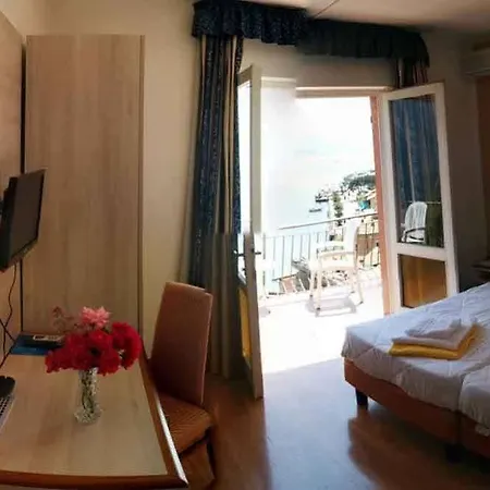 Castell - Montagnoli Group Hotell 3*