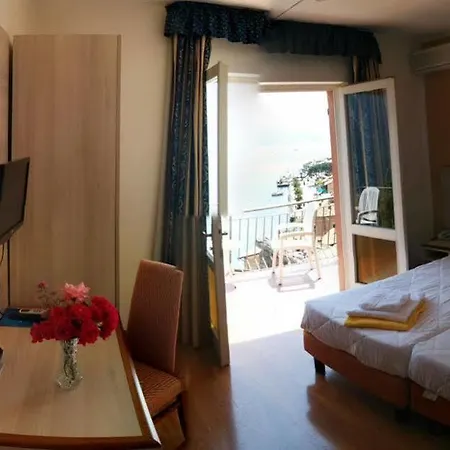 Castell - Montagnoli Group Hotell