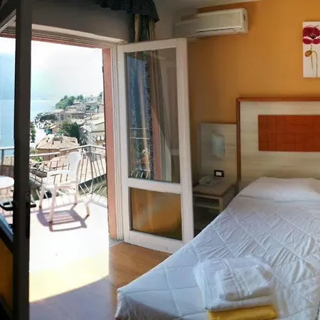 Castell - Montagnoli Group 3*