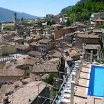 Castell - Montagnoli Group 3*