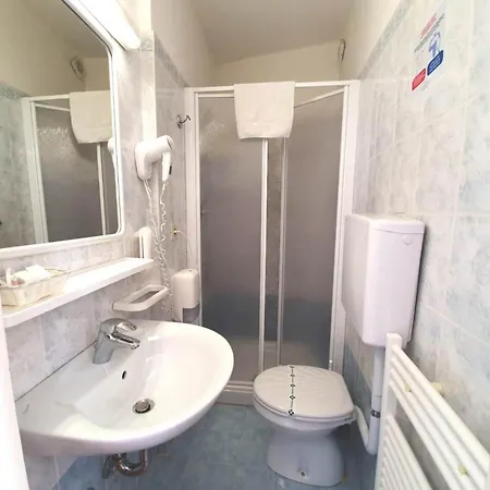 Castell - Montagnoli Group מלון